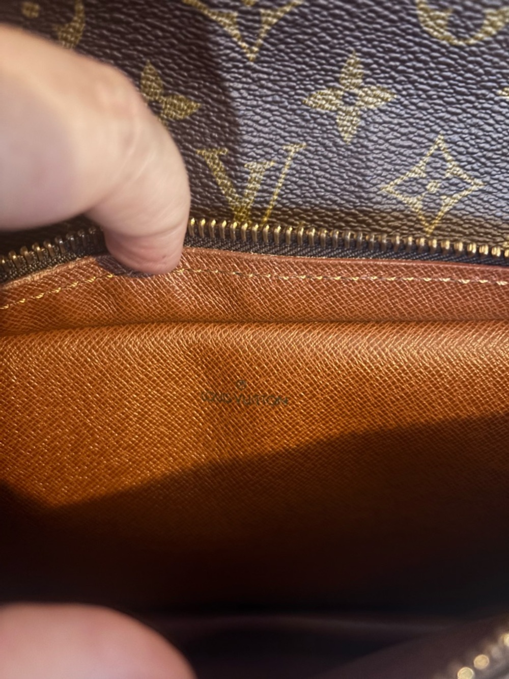 Louis Vuitton Vintage Crossbody w/COA - Picture 8 of 16